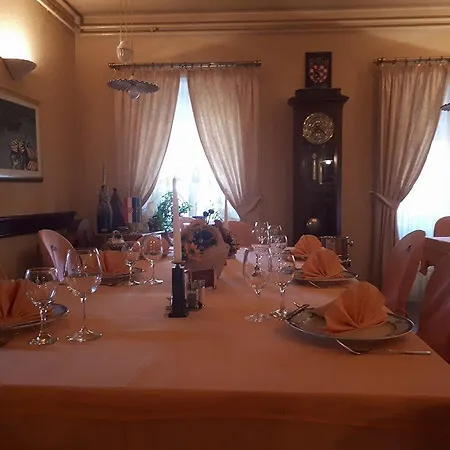 Mance Hotel